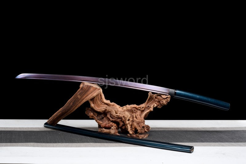 Aurora Bloom Katana – Minimalist Damascus Blade with Red-Blue Folded Pattern