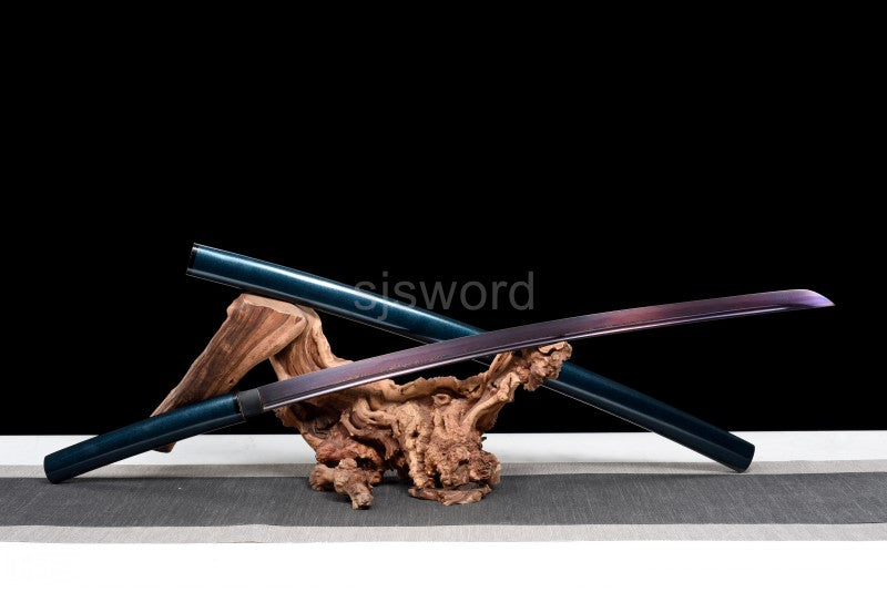Aurora Bloom Katana – Minimalist Damascus Blade with Red-Blue Folded Pattern
