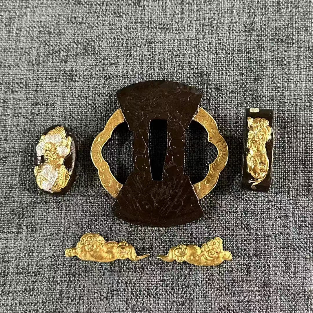 Complete Koshirae set featuring the classic Shishi (lion) and Botan (peony) theme, with gold and silver gilded details and a minimalist gilded-rim Tsuba.