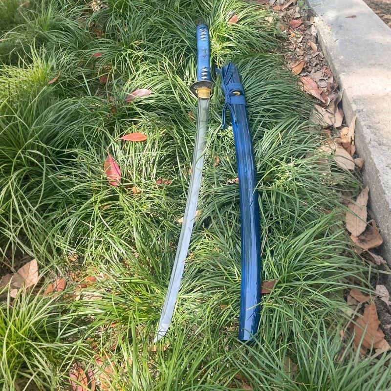 Folded & Clay-Tempered 1095 Steel Katana with Deep-Blue Saya & Ito