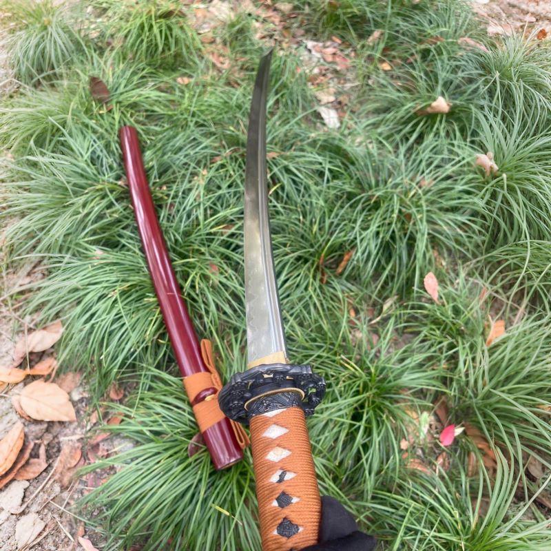 Crimson Fang|Handmade katana japanese samurai 1095 high carbon steel clay tempered hamon full tang