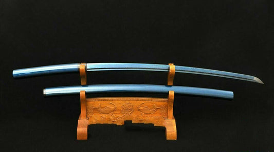 Aurora Bloom Katana – Minimalist Damascus Blade with Red-Blue Folded Pattern