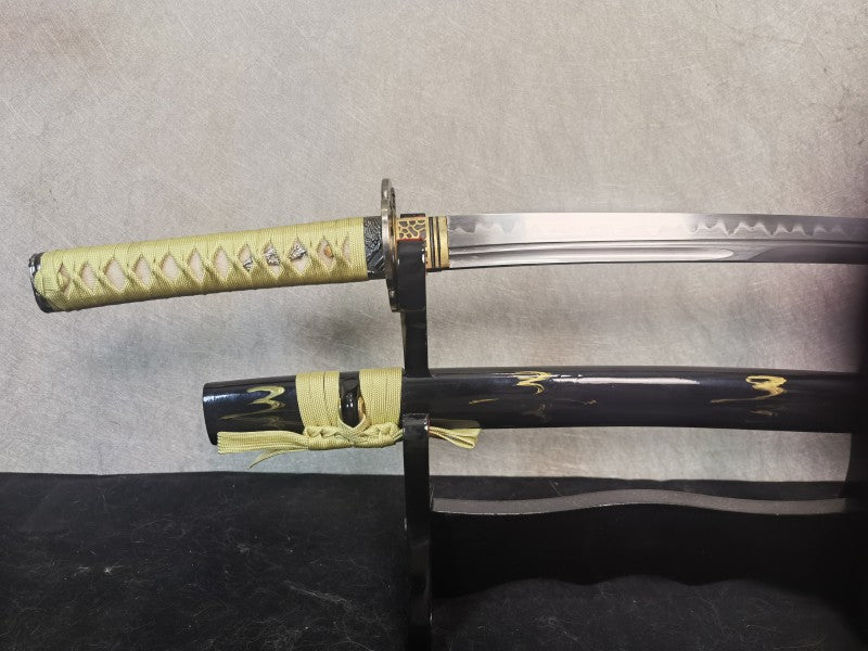 Lightning Vein Wakizashi — Damascus Folded Steel, Unokubi-Zukuri