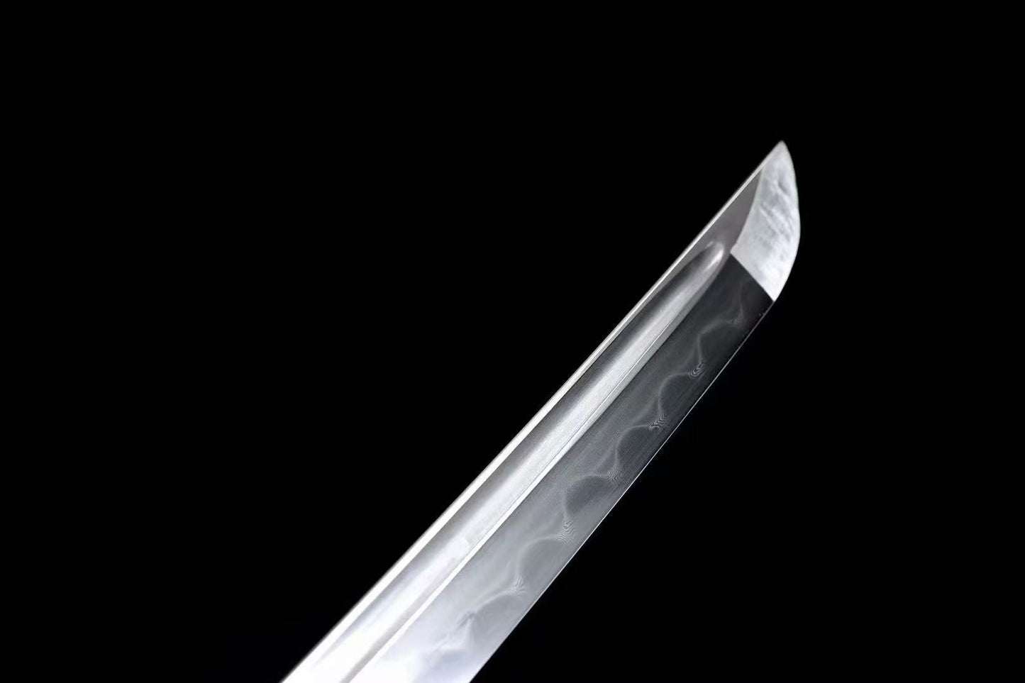Tachi Sword Clay Tempered Copper Fittings full tang sharp japanese samurai