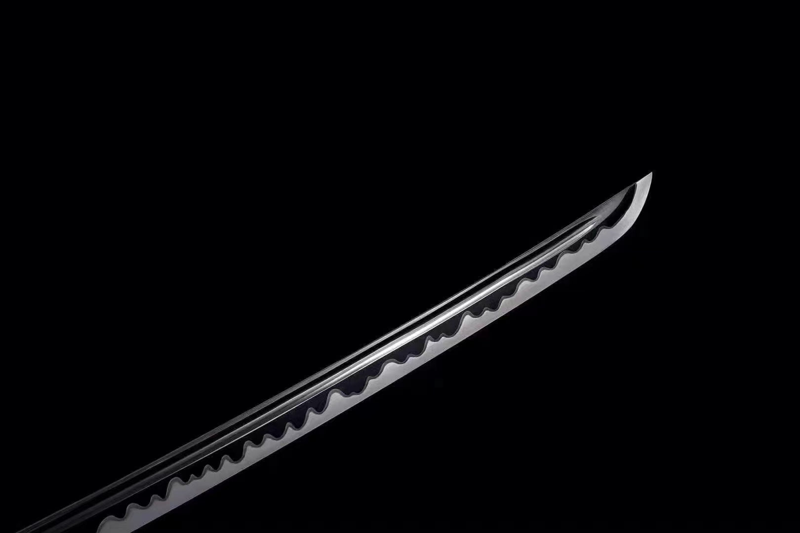 A full view of the hand-polished T10 steel blade, displaying the entire length of the Aesthetic hamon.