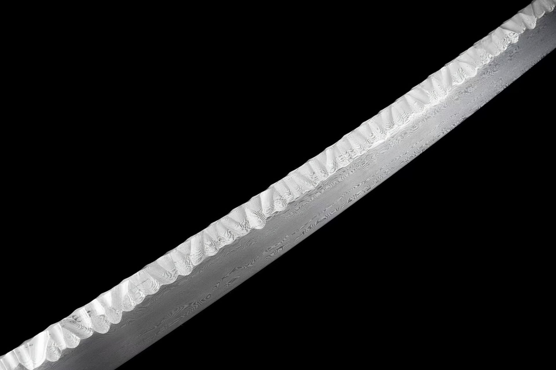 A detailed macro shot of the Ryū Tsuchime Katana's blade, showcasing the unique Tsuchime (hammer-marked) spine and the 1024-layer folded steel pattern (hada).